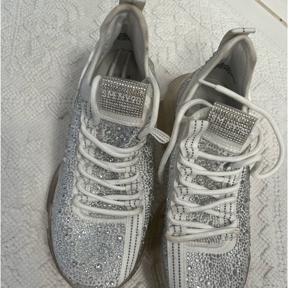 Steve Madden Shoes - Steve Madden maxima sneaker with rhinestones